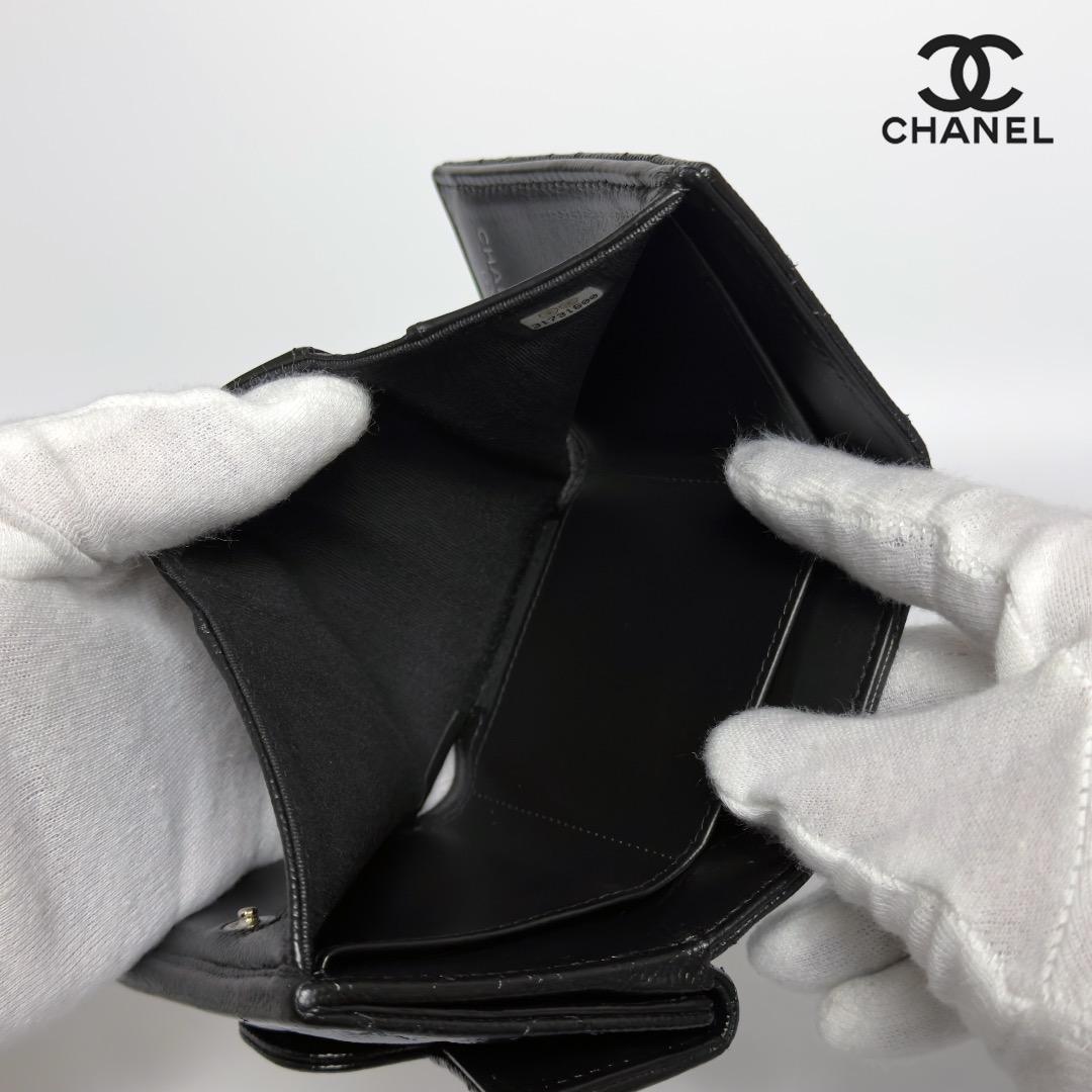 正規品　超美品　シャネル　マトラッセ　シルバー金具　Wホック　三つ折り財布