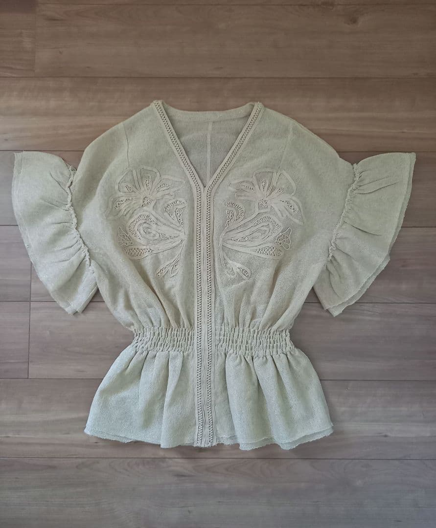 トップス Hella embroidery blouse