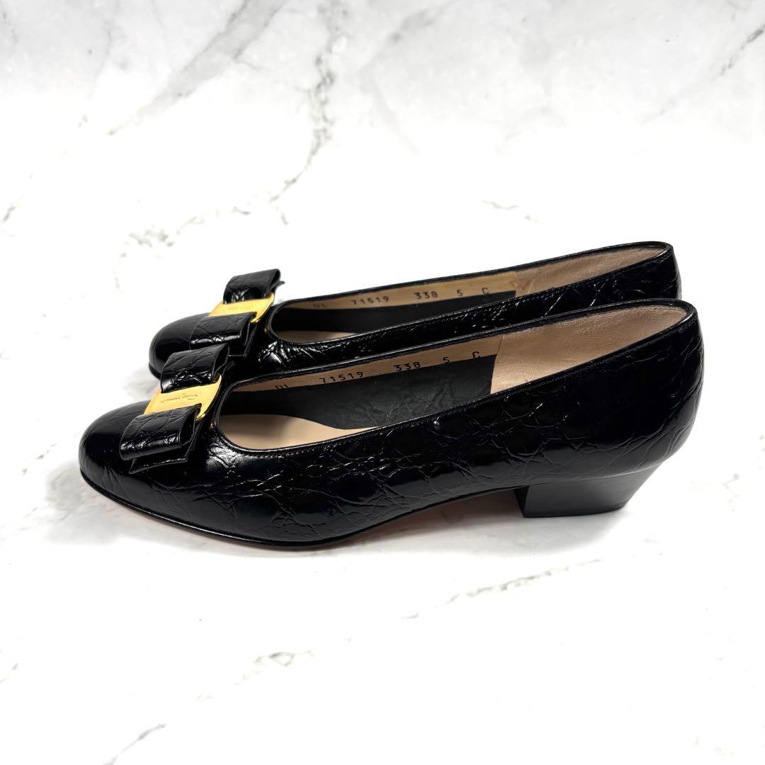 【美品】 Ferragamo ヴァラ リボン パンプス ブラック 黒 型押し