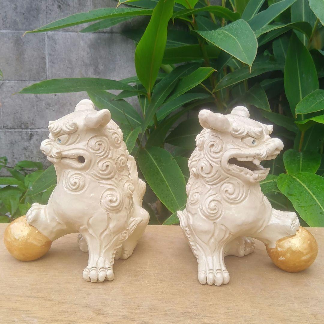 シーサー　白　玉抱き　置物　沖縄　魔除け　縁起物　陶器　やちむん