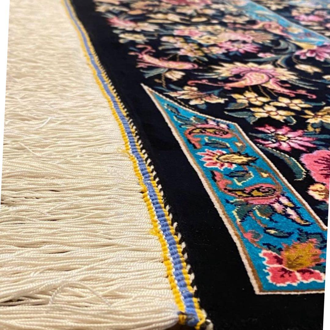 ペルシャ絨毯　コム産　モダルシルク100% 植物繊維　177×117cm 新品