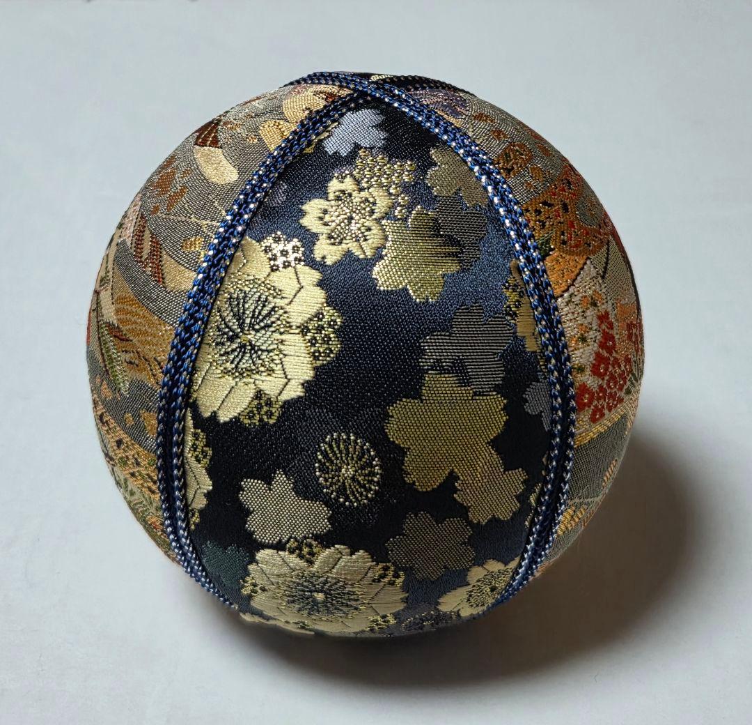 たんぽぽ様　3552　手毬　平安絵巻　花柄　紺色系　金襴　木目込みまり　置物