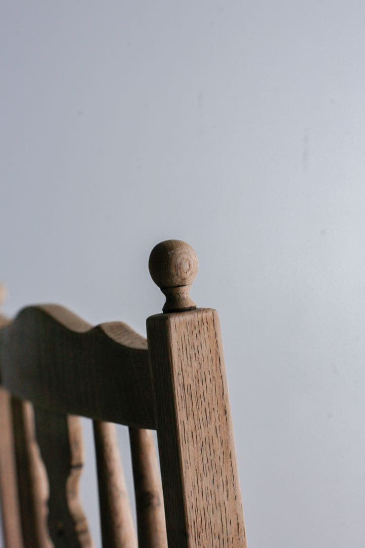 ナラ材　無垢材　白木　モケットチェア　ダイニングチェア　アンティーク　剥離