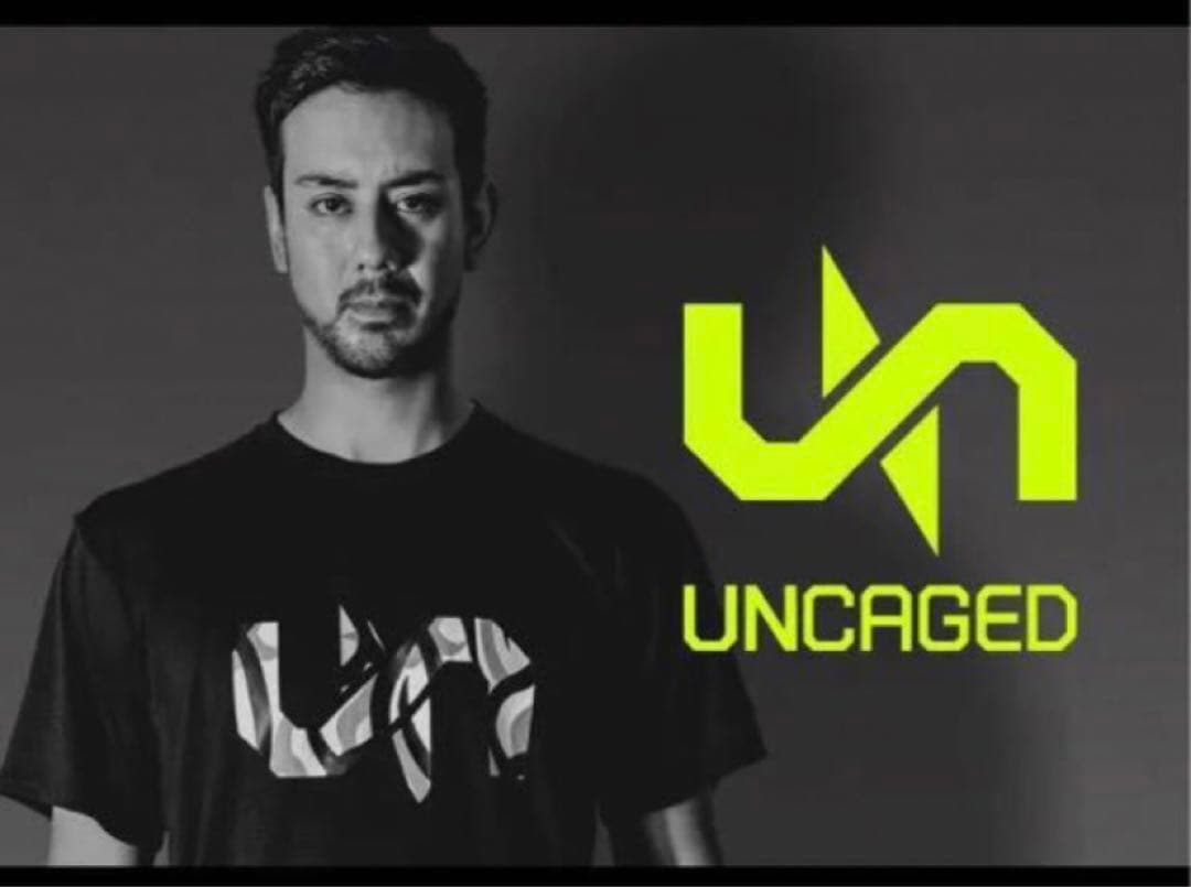 美品　AKTR UNCAGED WIRE CAMO バスパン