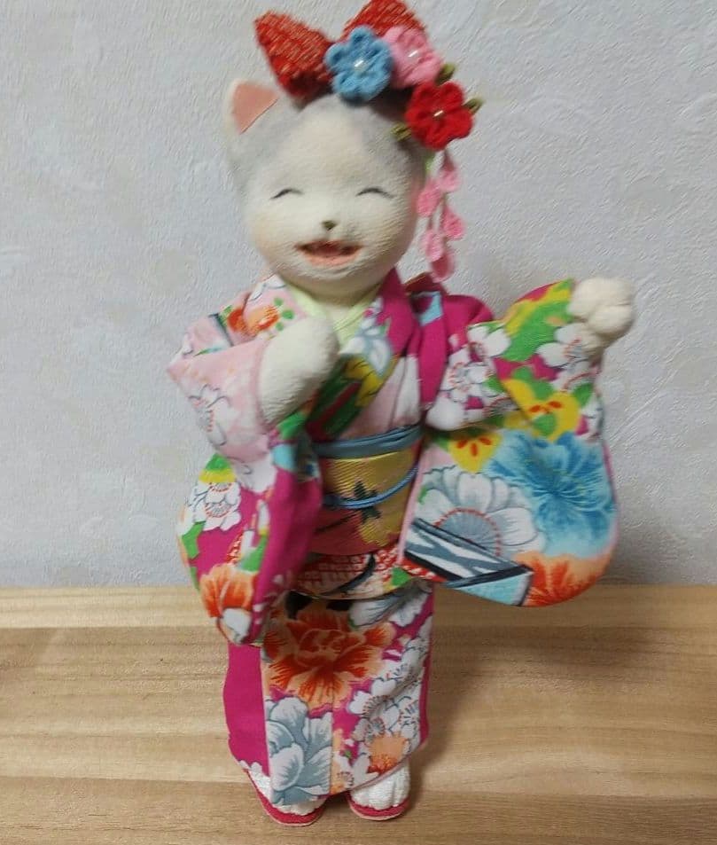 着物の猫ちゃん人形　ネコ　ねこ　ハンドメイド　古布 創作人形