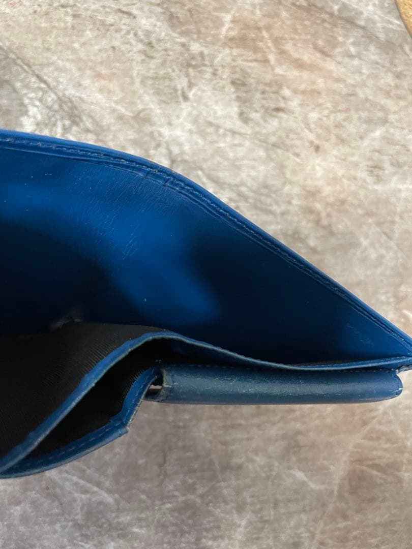 Louis Vuitton 青 エピレザー 二つ折り財布　ルイヴィトン