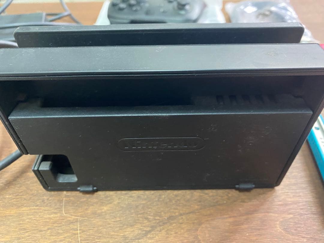 Nintendo Switch 本体 + Joy-Con+プロコントローラー