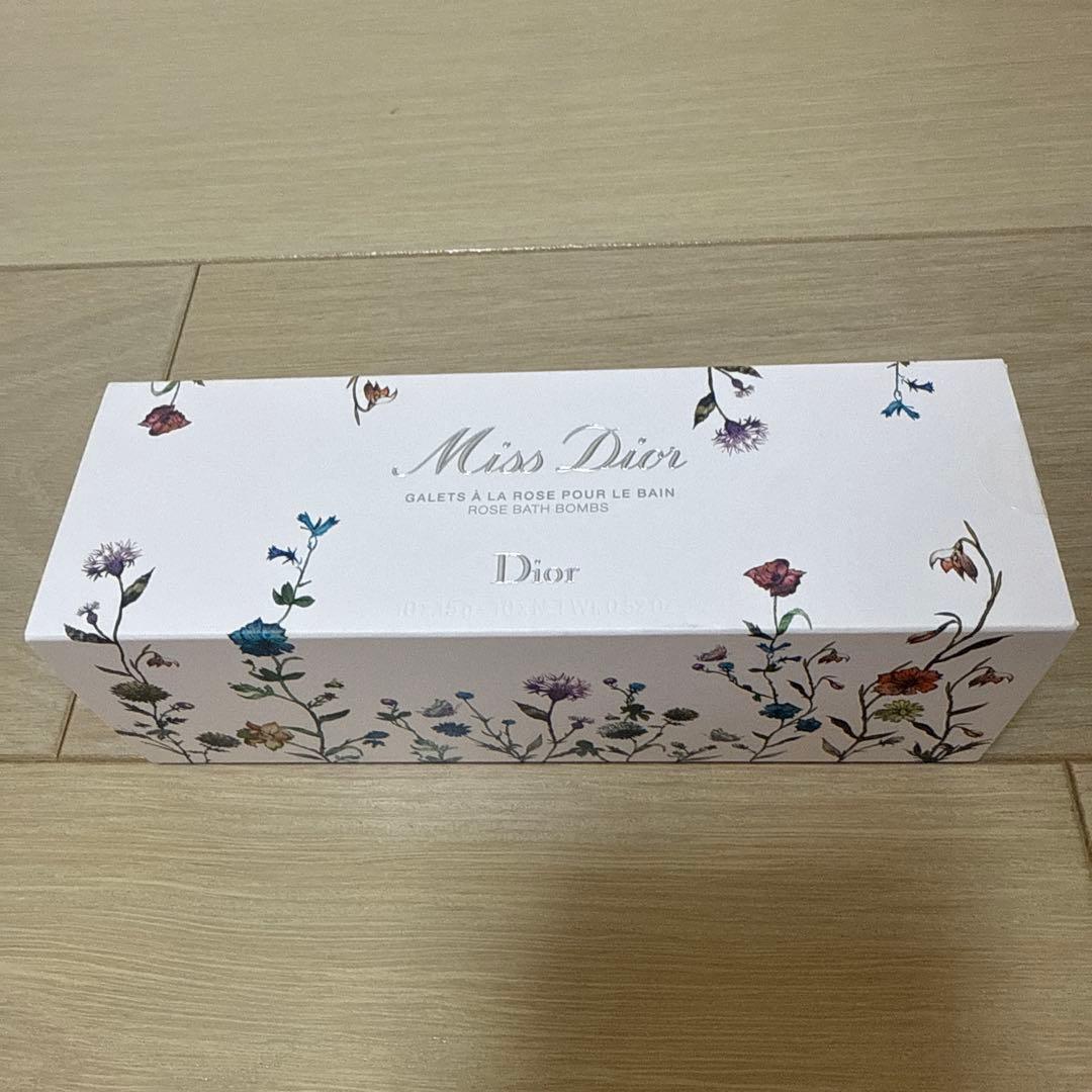 m＊さま専用　ミスディオール ローズバスボム　2個