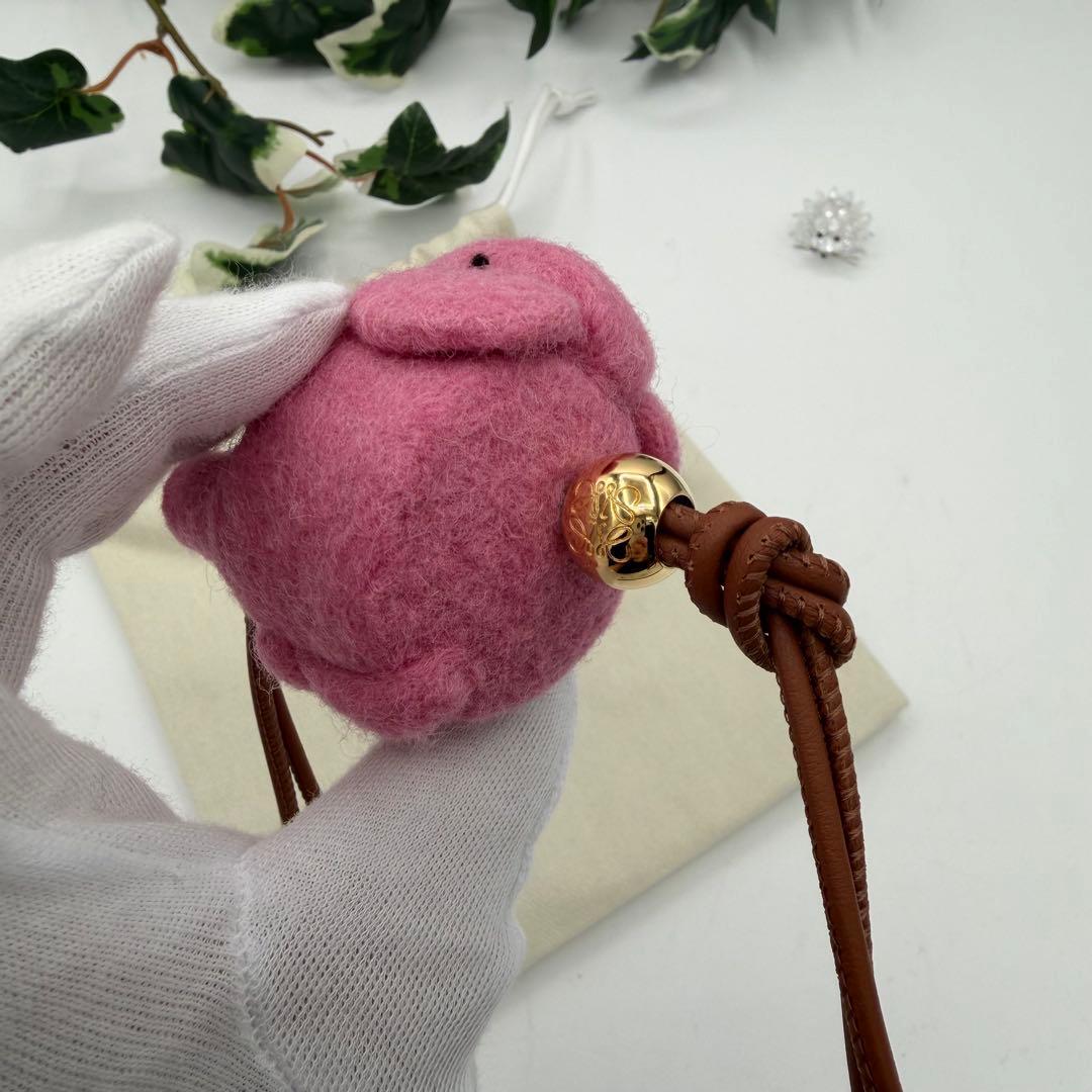 ロエベ　アナグラム　アニマルチャーム　エレファント　ピンク