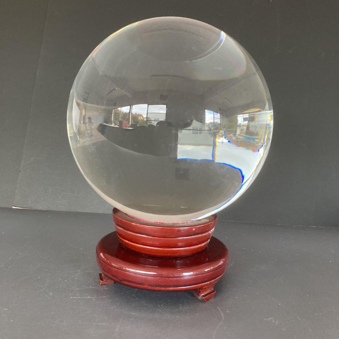 大きな大きな水晶玉！　【台座付き】