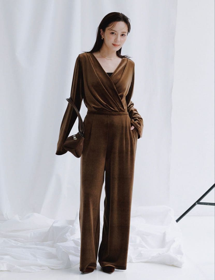 【美品】アニュアンス 完売品 ベロアカットオールインワM