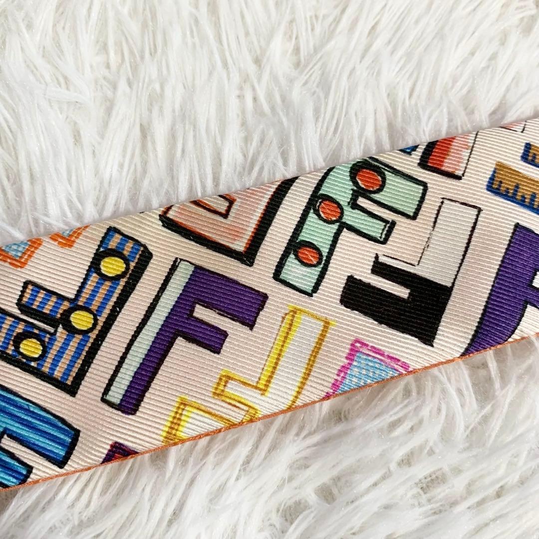 FENDI　フェンディ　ズッカ柄　FFロゴ　マルチカラー　ラッピー　スカーフ