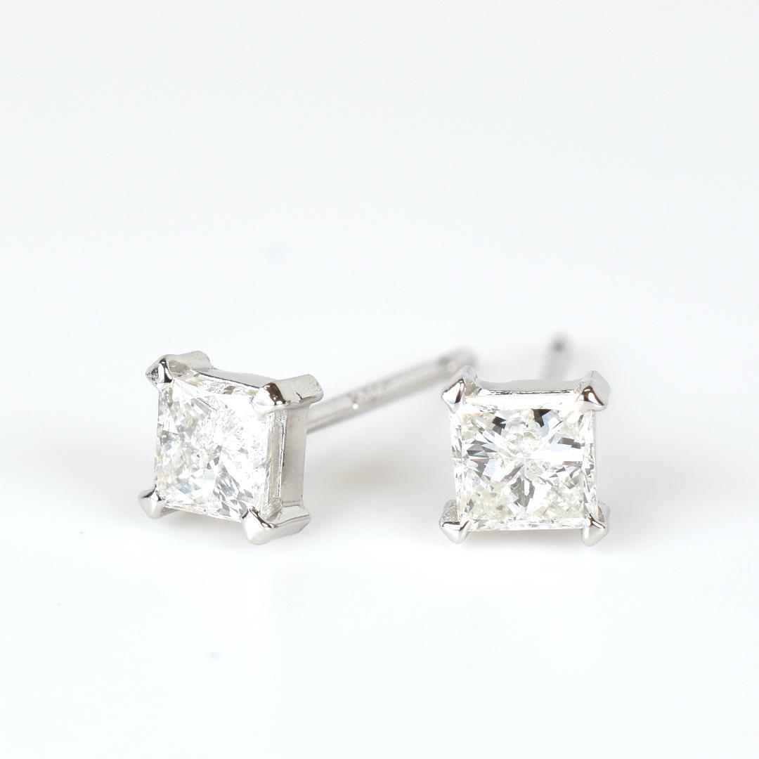 年末年始セール開催中プラチナ0.4カラットプリンセスカット(四角形)ダイヤピアス