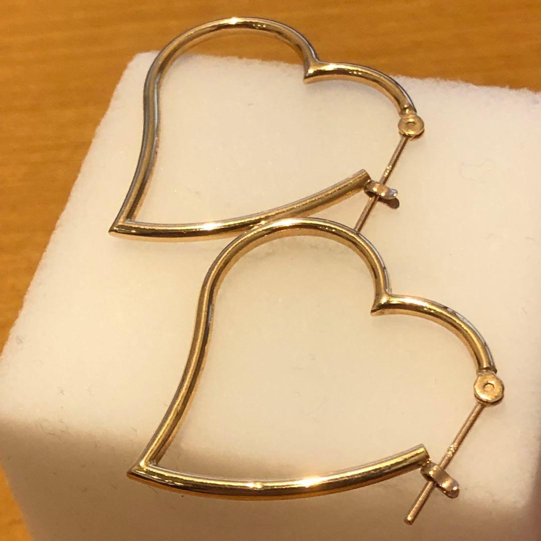 K18大きめハートフープゴールドピアス　135H2601