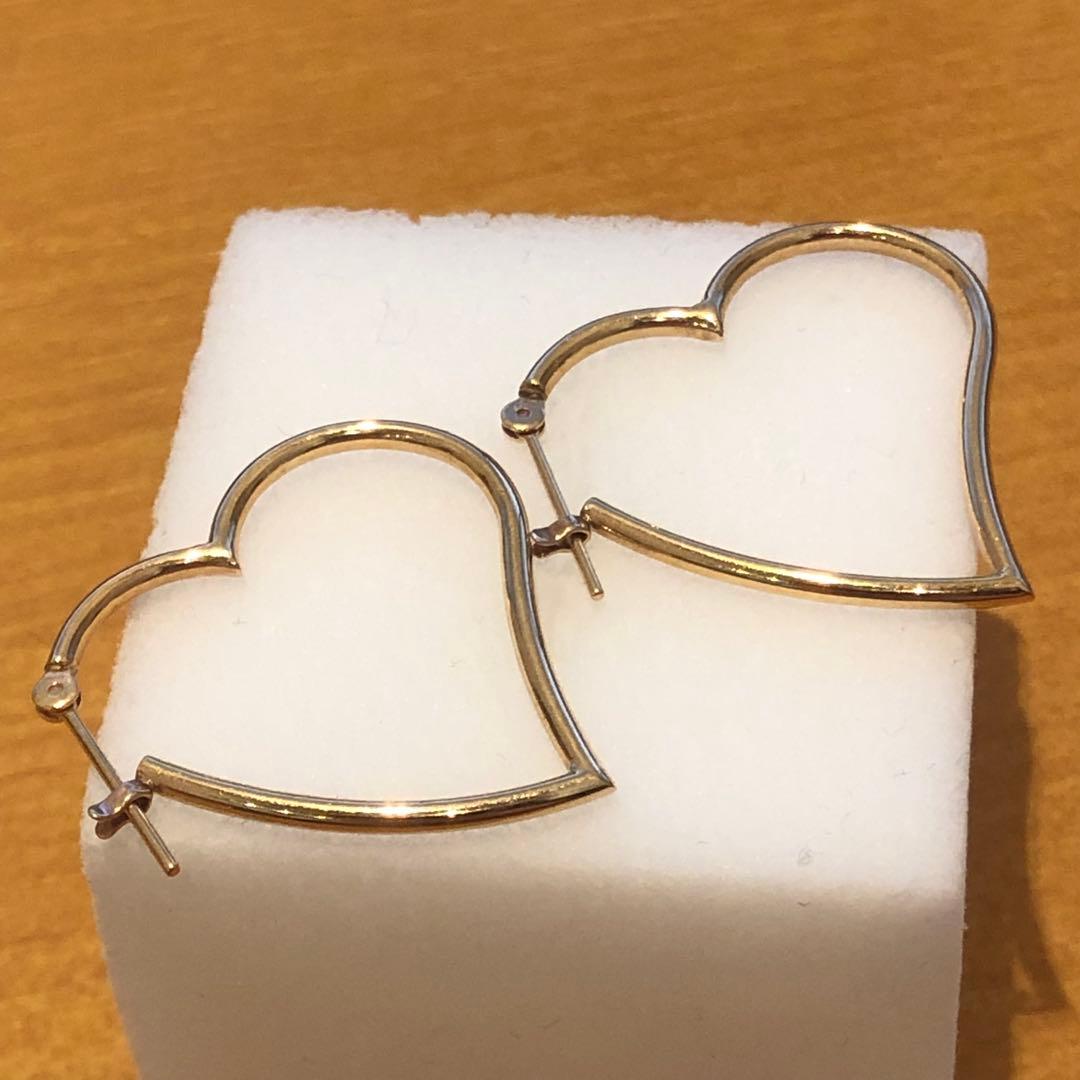 K18大きめハートフープゴールドピアス　135H2601