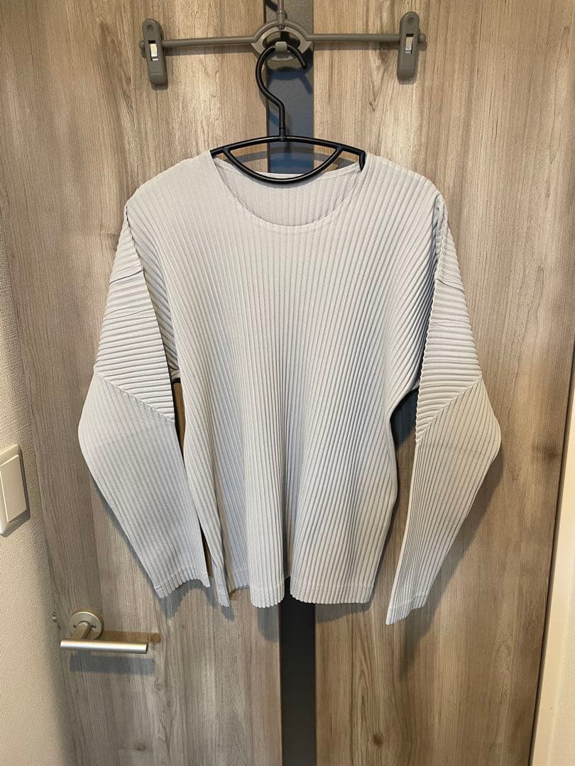 オムプリッセイッセイミヤケ　プリーツカットソー　ライトグレー　サイズ2