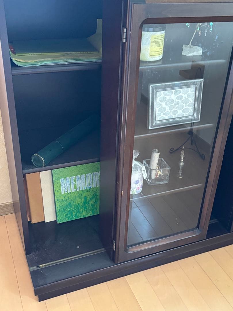 【再値下げしました】本棚／キャビネット　左右可動式　ガラス扉