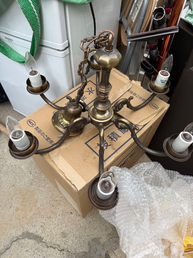 引き取り限定　イタリア製 6灯アンティークシャンデリア 直結工事用