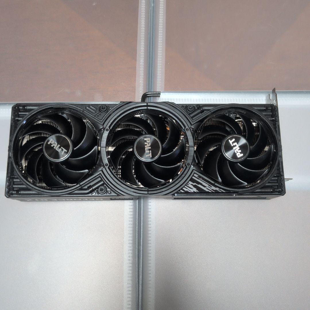 GeForce RTX 5080 GamingPro 16GB グラボ