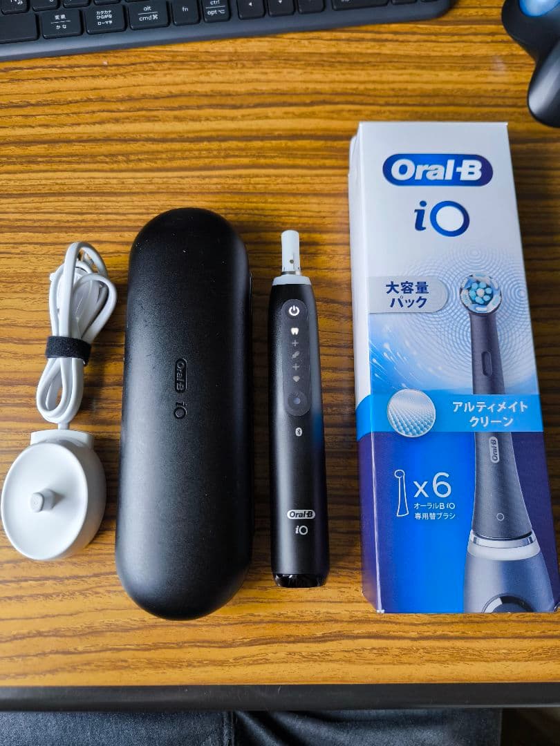 ［最終値下げ］Oral-B iO5 電動歯ブラシ本体 替えブラシ6本付き