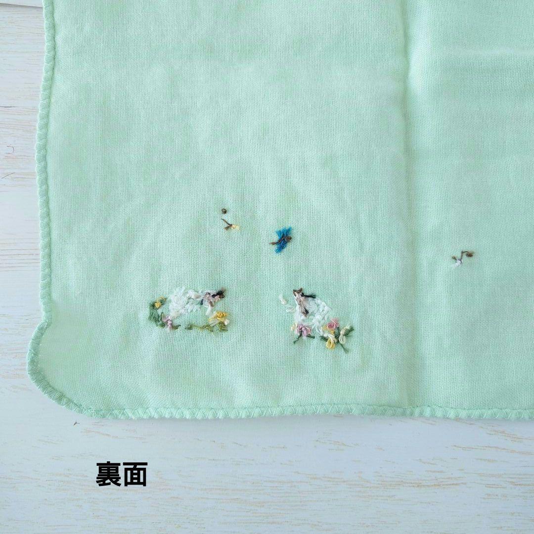 手刺繍入ちっちゃな ガーゼハンカチ【羊さんと蝶々】