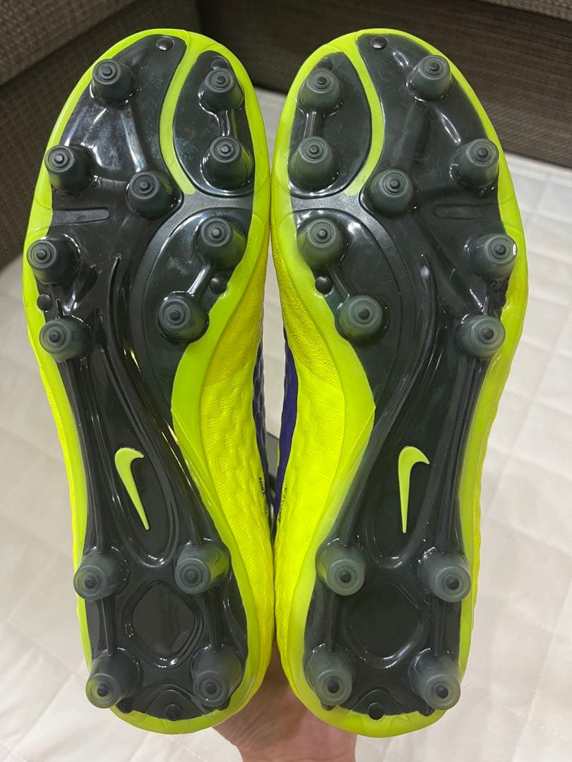 ハイパーヴェノムファントムHG-E サッカーシューズ 24.5cm