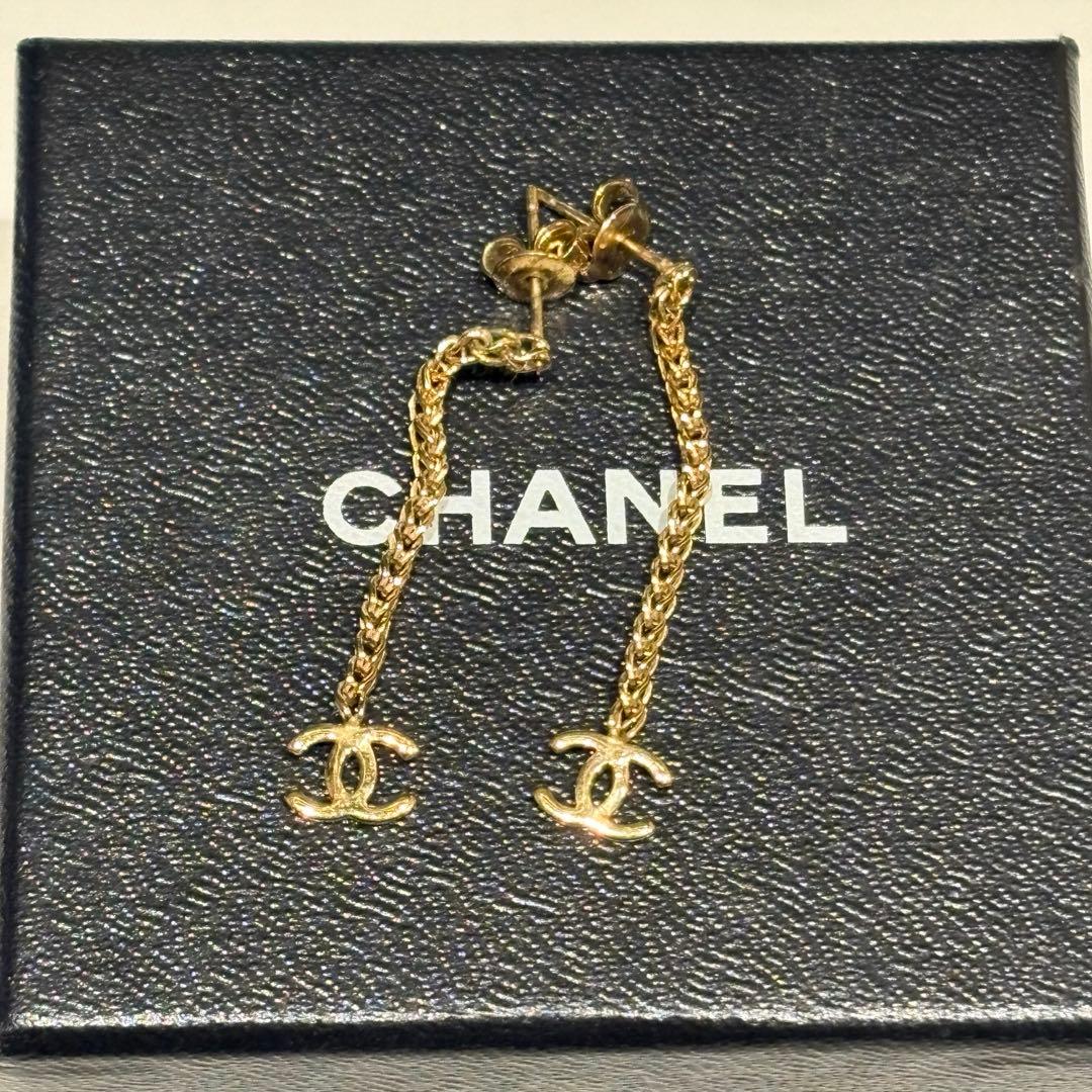 CHANEL ゴールドトーン チェーンピアス