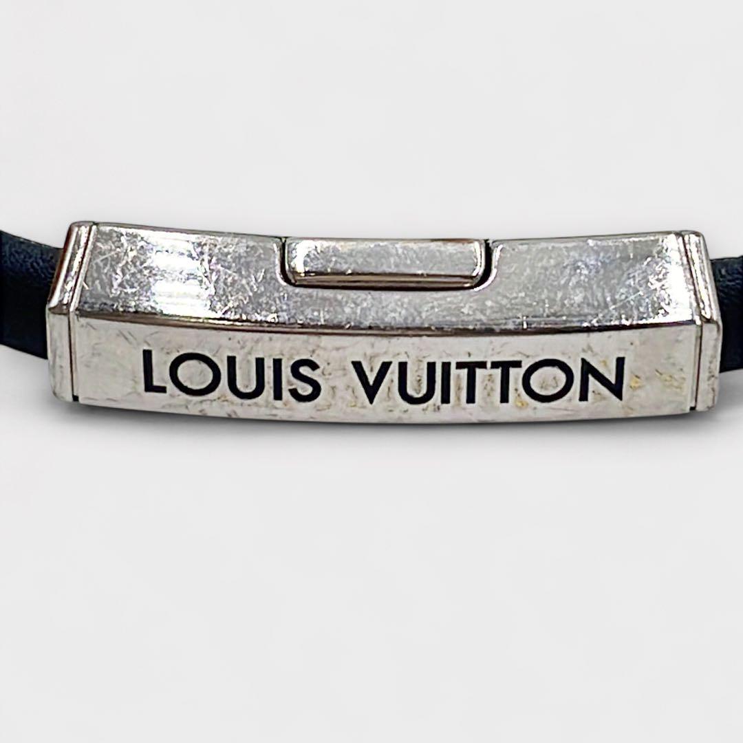 LOUIS VUITTON ブラスレ・クリップイット M8119E