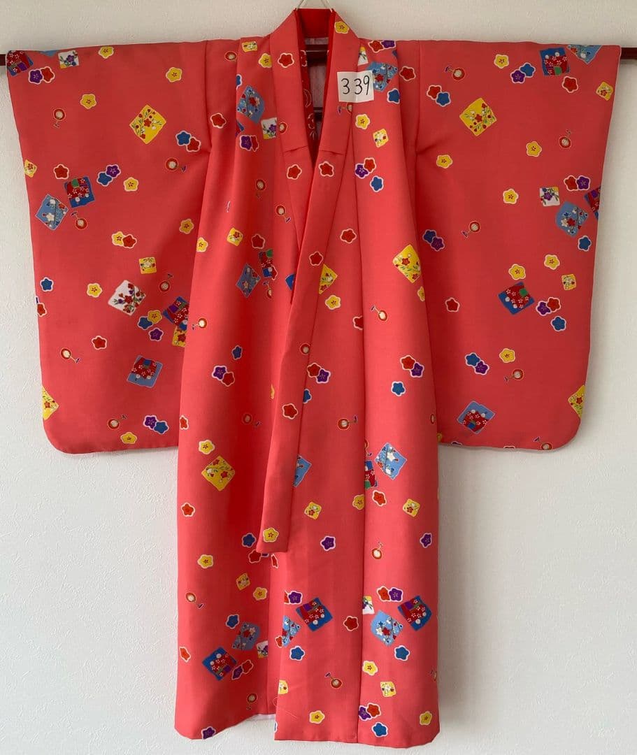 No.339子供着物3点セット被布、着物、襦袢付き3歳用です。