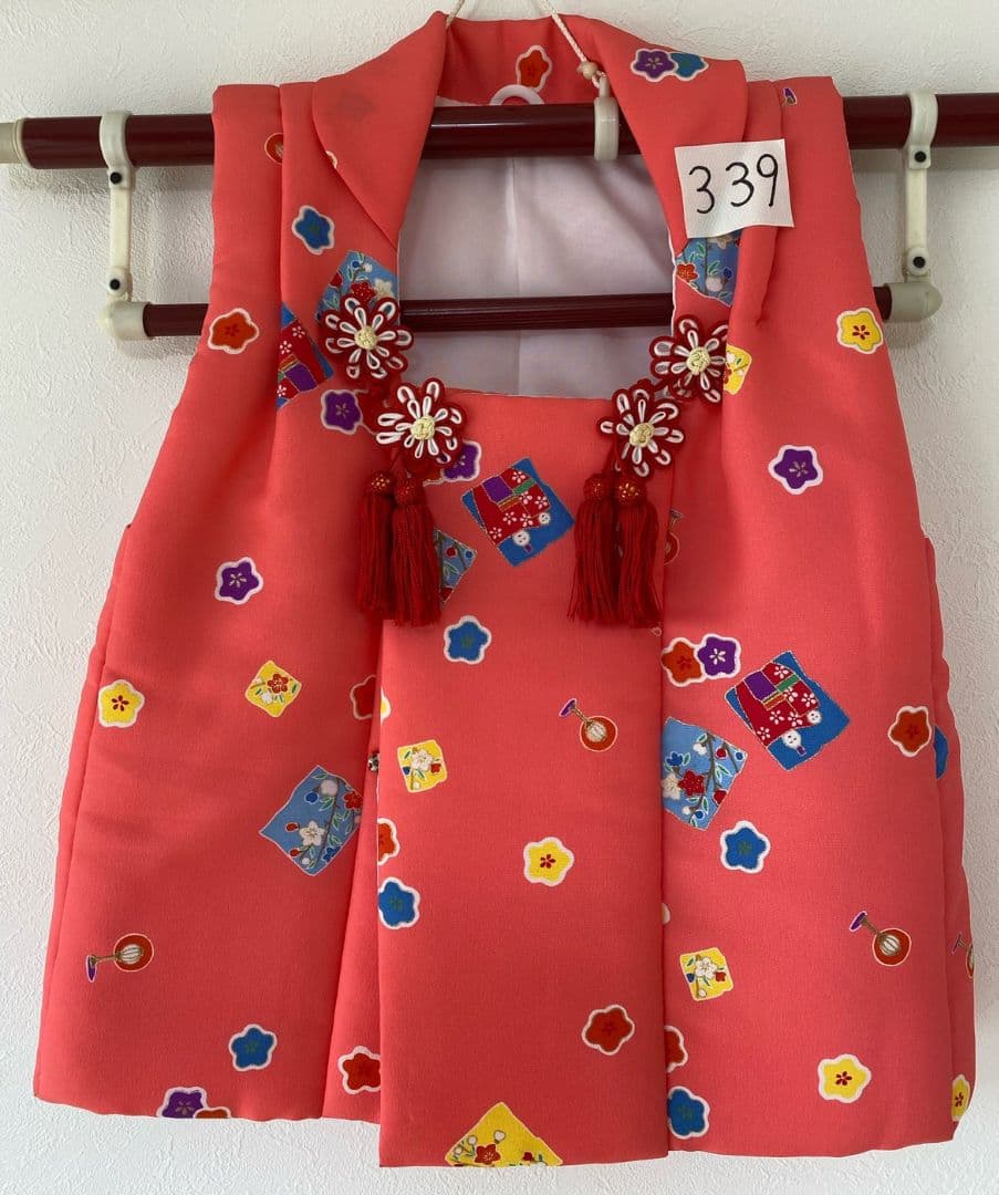 No.339子供着物3点セット被布、着物、襦袢付き3歳用です。