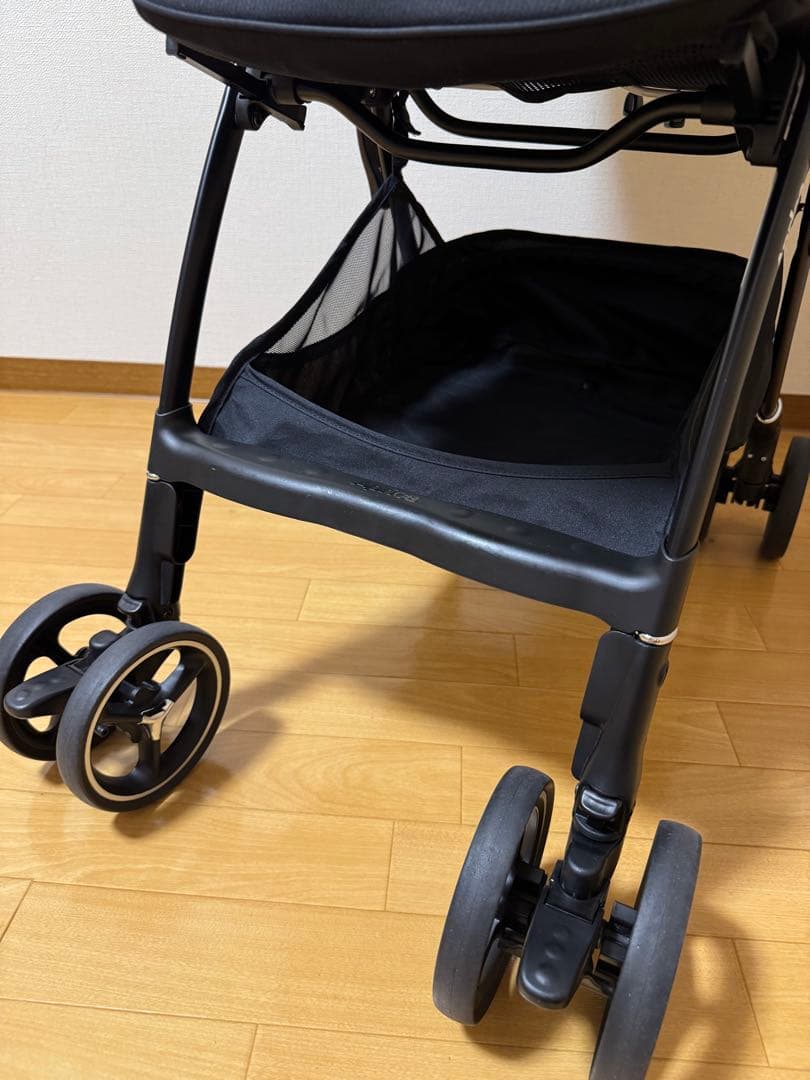 【最終値下げ!!】アップリカラクーナクッションAF/純正レインカバー付