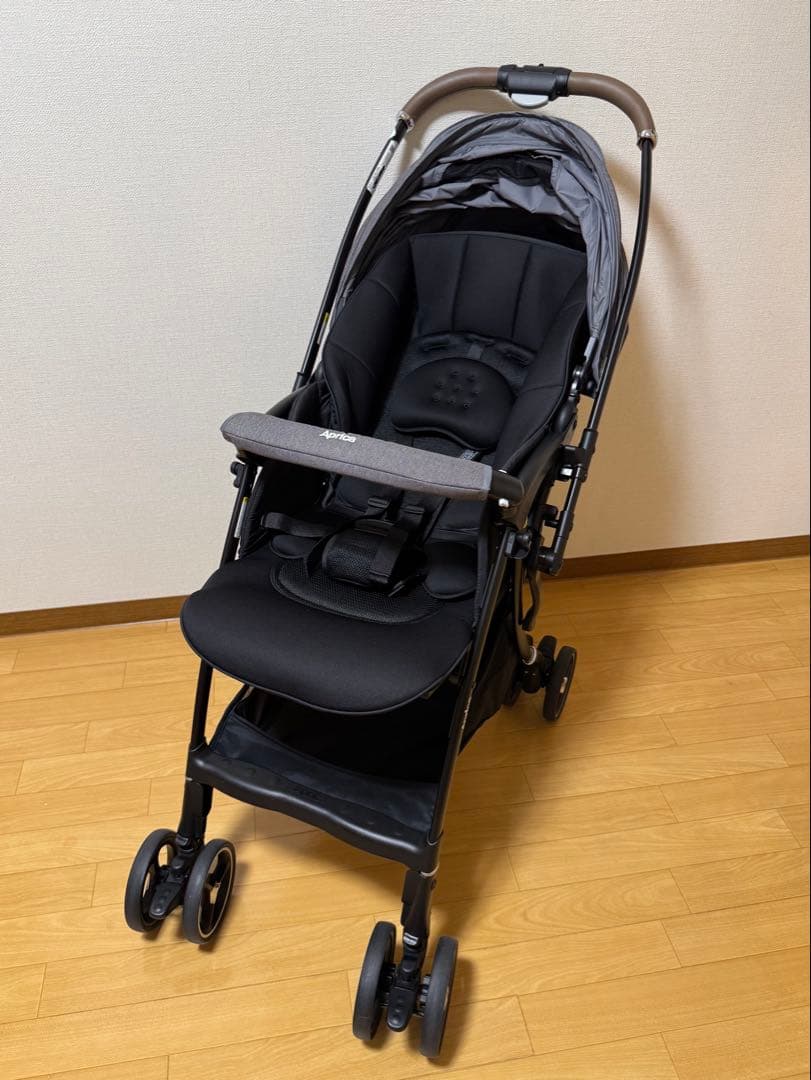 【最終値下げ!!】アップリカラクーナクッションAF/純正レインカバー付