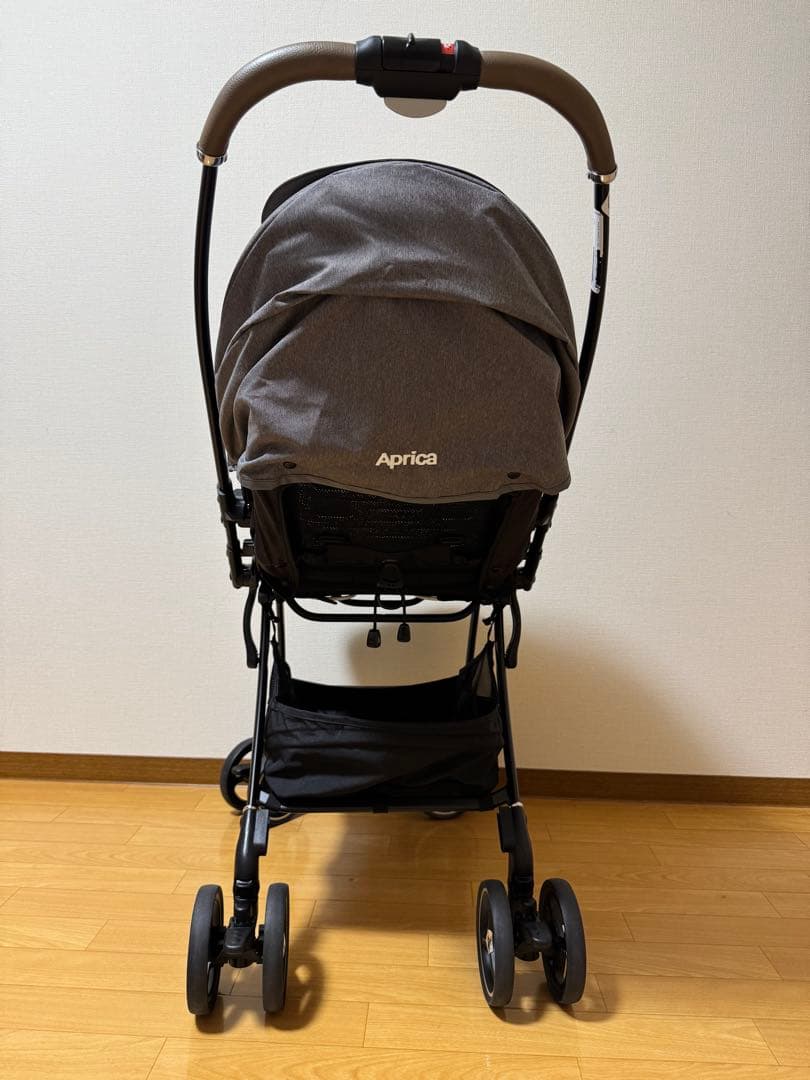 【最終値下げ!!】アップリカラクーナクッションAF/純正レインカバー付