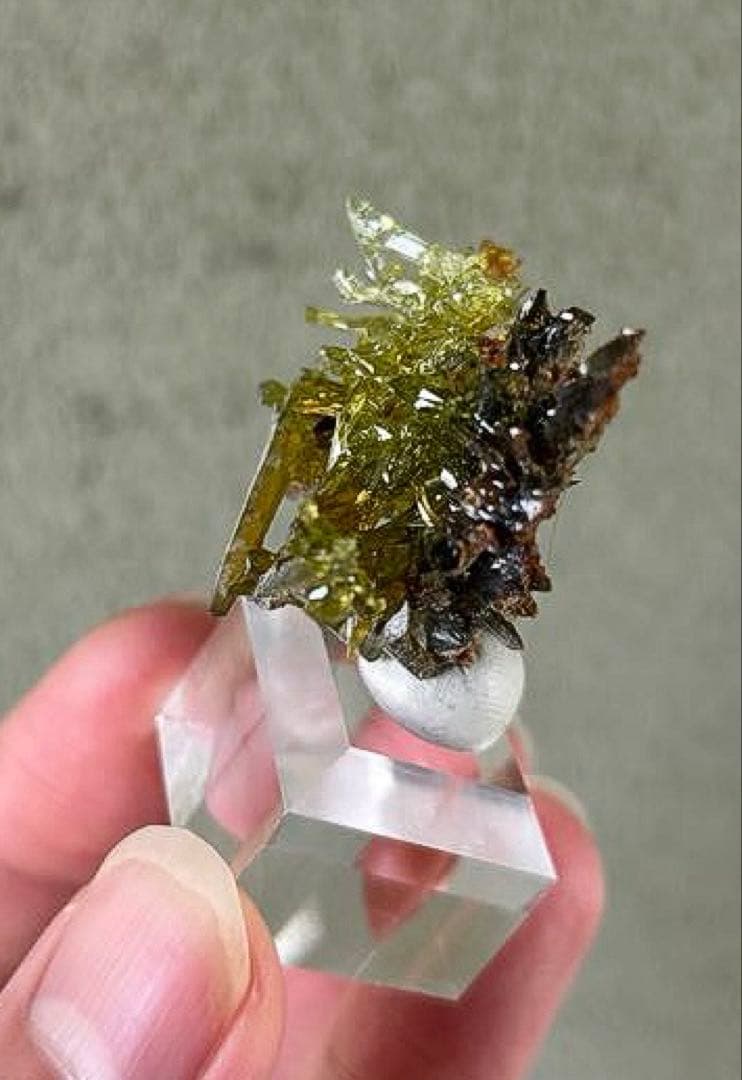 希少色 希少鉱物 ジンカイト 黄緑色結晶 天然石