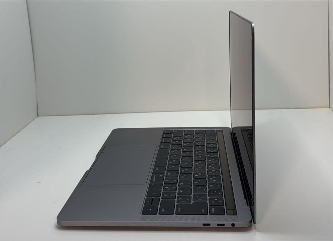 MacBook Pro 13.3インチ Late 2016 IC310470
