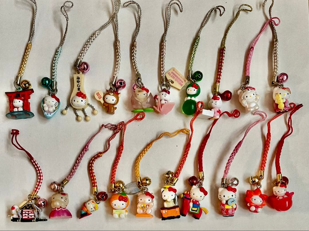 ご当地キティちゃんストラップ191個まとめ売り