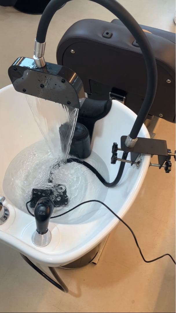 韓国　ヘッドスパ　取り付け簡単　循環式　シャンプー台に取り付け　掛け流し