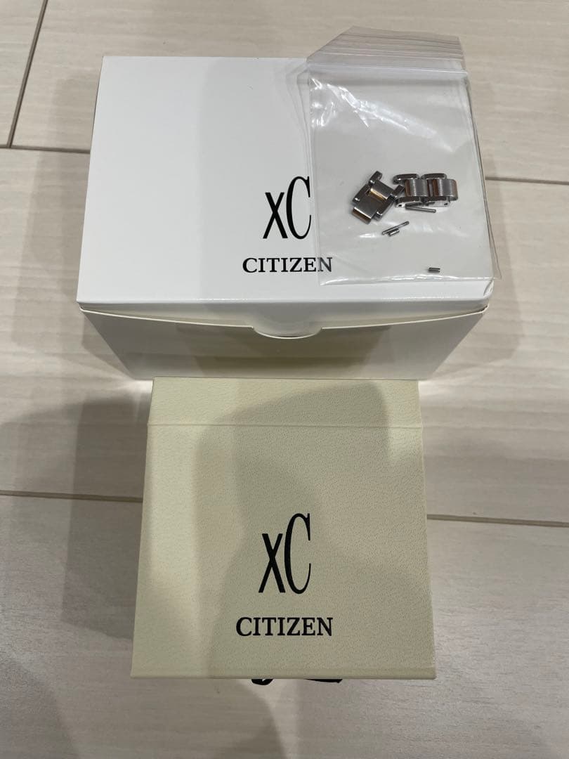 美品CITIZEN xC ハッピーフライト ES9434-53X 箱・コマ付き