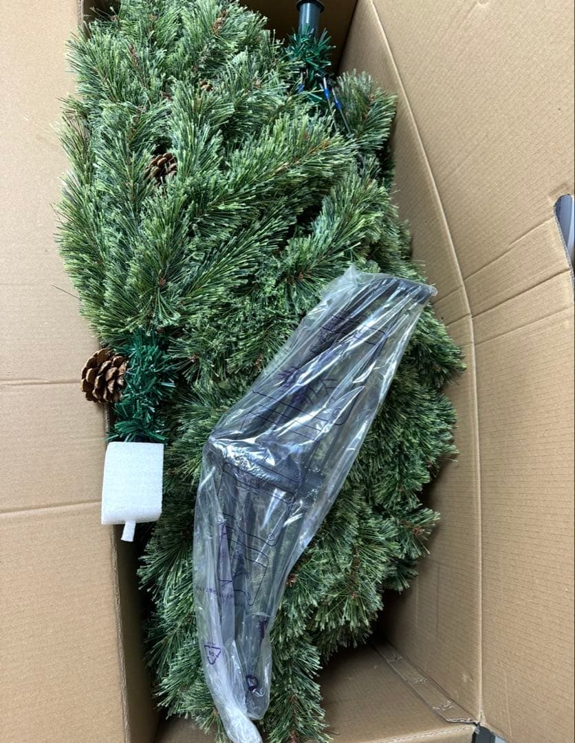 クリスマスツリー　松ぼっくり　180センチ　大きい　新品未使用