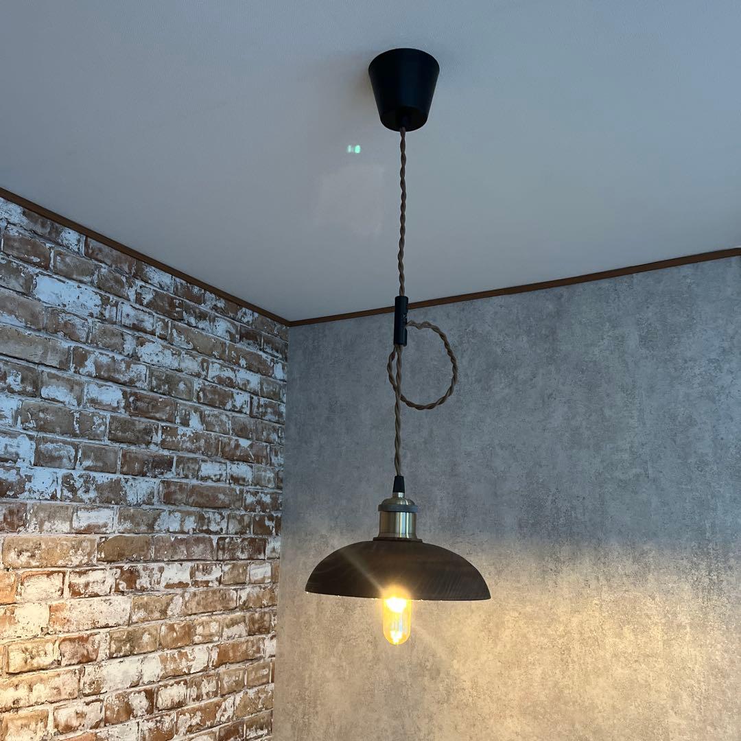 ハンドメイド 天然杉ペンダントライト／優しい木目／ナチュラル照明