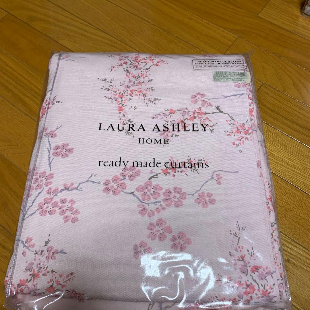 ローラアシュレイカーテン