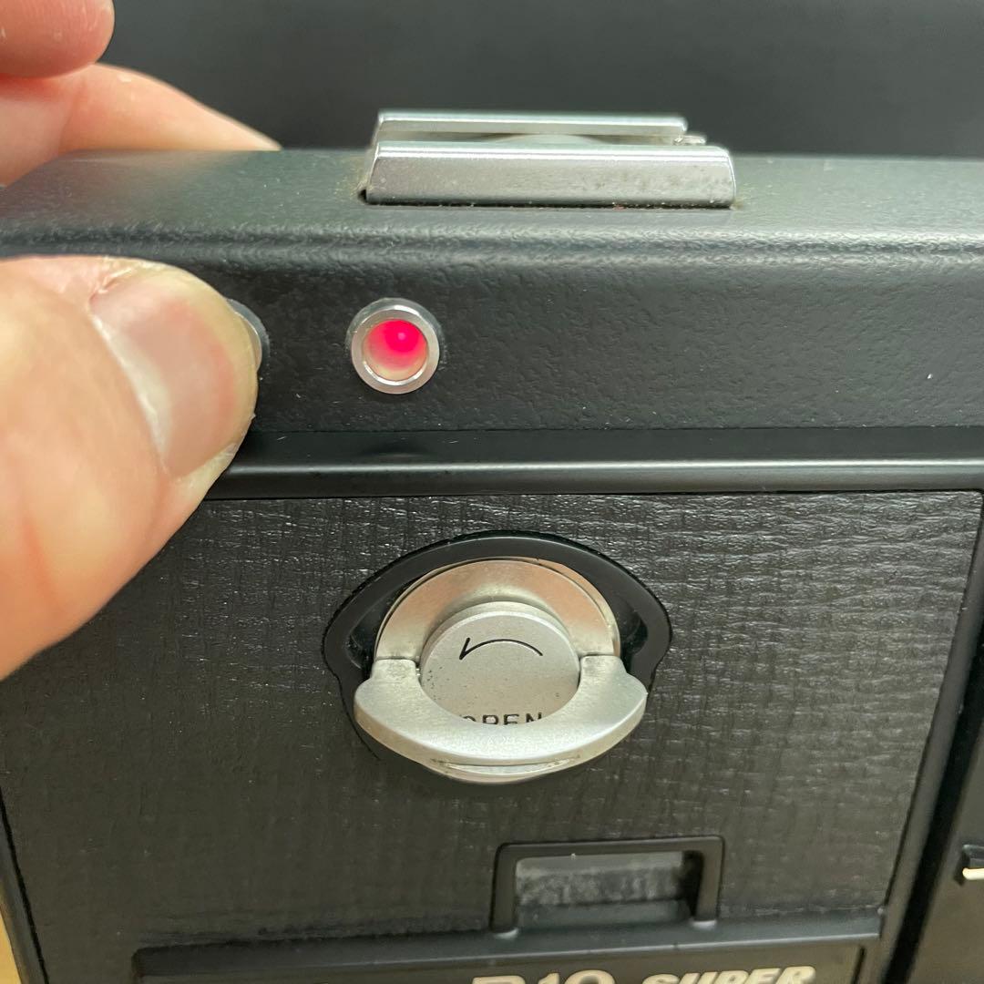 概ね美品 Nikon R10 Super 8mmフィルムカメラ