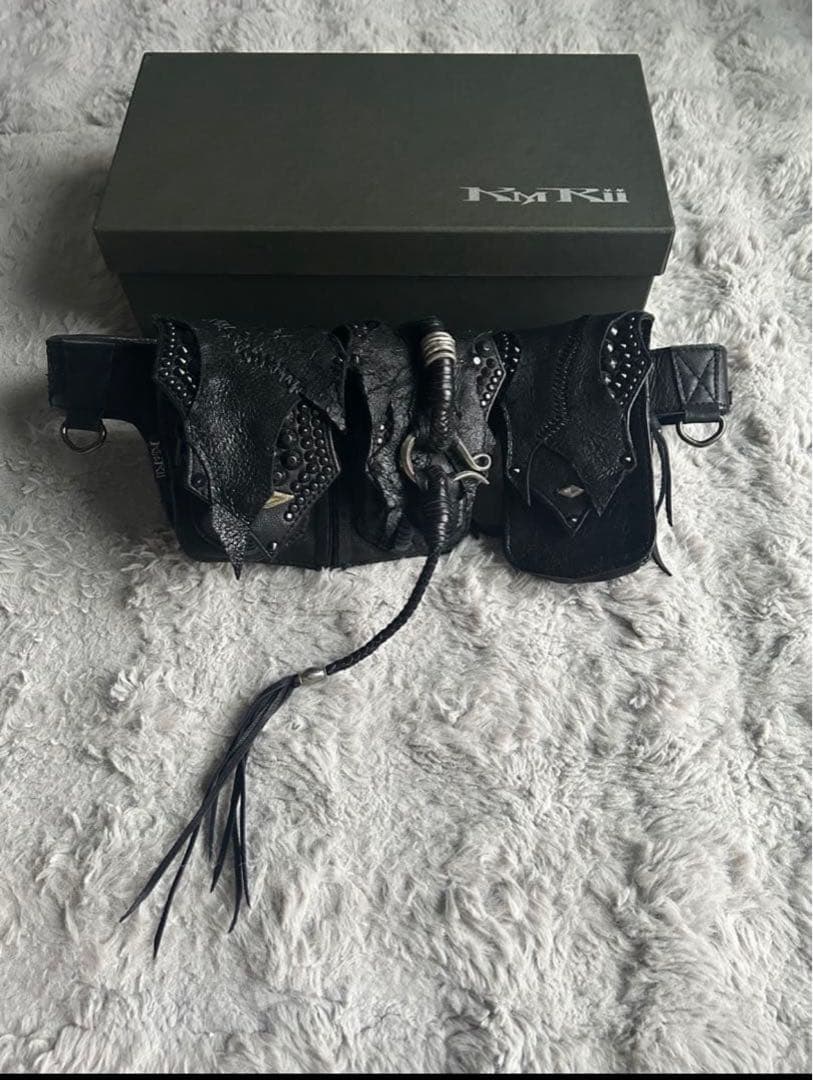 kmrii ウエストポーチ　ケムリ　ボディバッグ