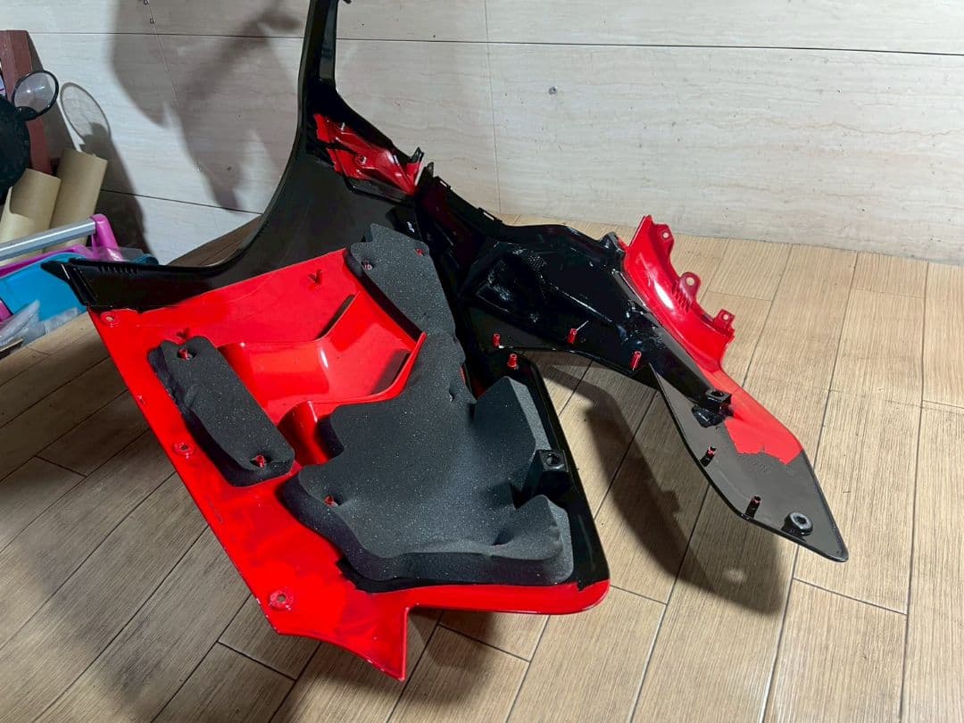 ドゥカティ　DUCATI パニガーレ　V4　SP2アニバーサリー 右サイドカウル