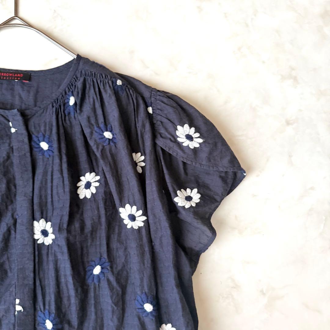 TOMORROWLAND collection マーガレット刺繍ギャザーブラウス