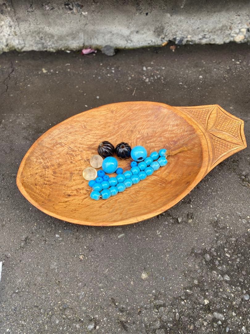 使い込まれた良い雰囲気のアイヌ模様　深皿(ニマ) 民藝　無垢　天然木