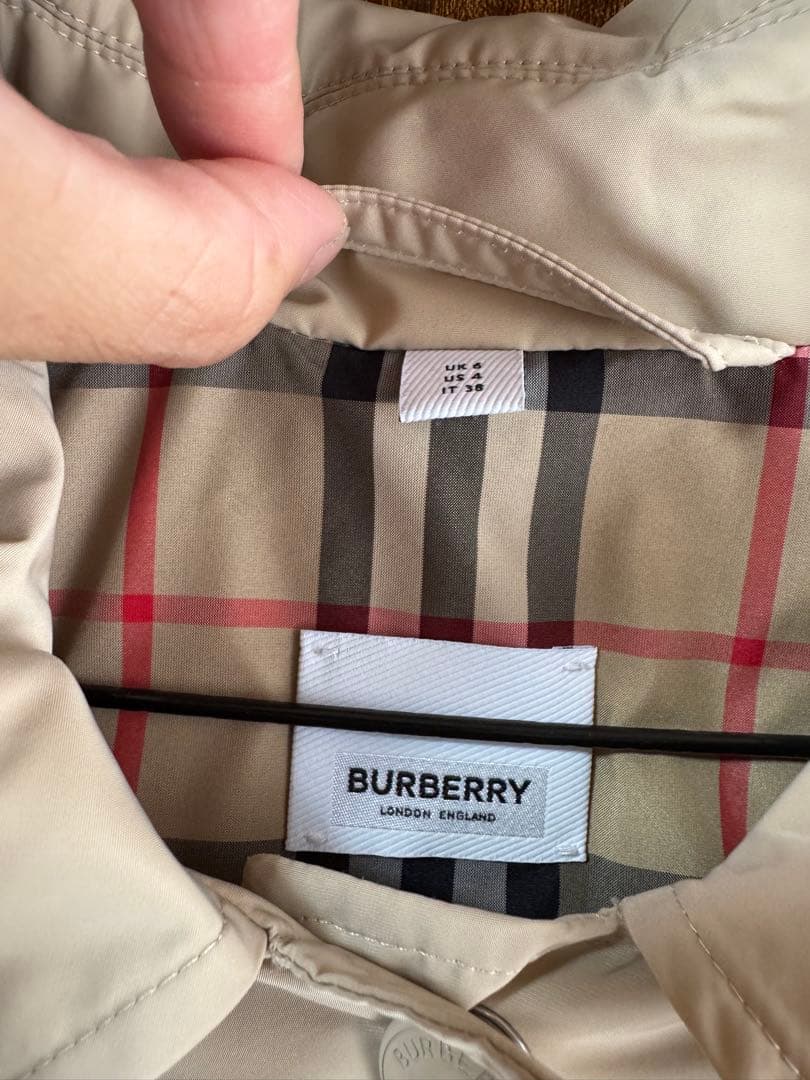 BURBERRY ベージュ フード付き Sサイズ トレンチコート