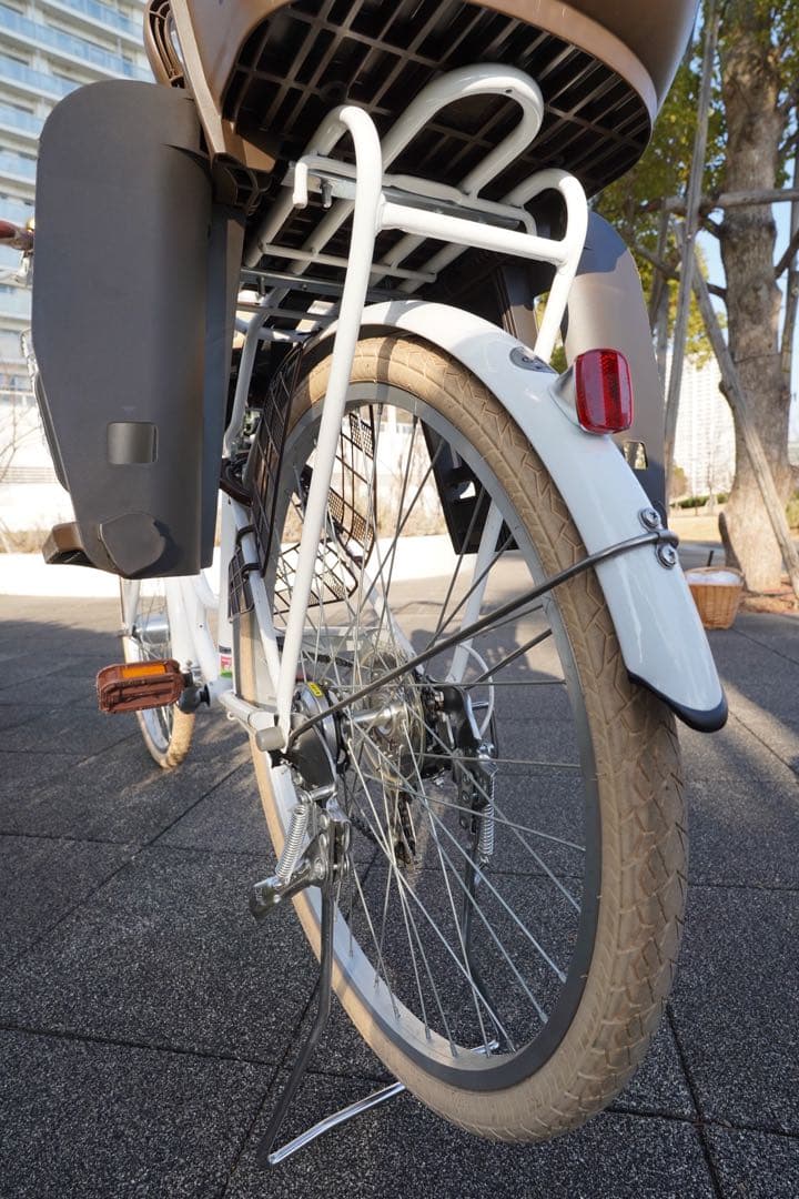 【手渡し限定】シティサイクル ホワイト 前カゴ・チャイルドシート付き