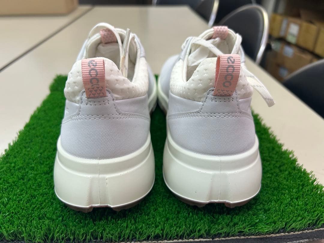 ゴルフシューズECCOBIOMH4レディース ホワイト/シルバー/ピンク25㎝