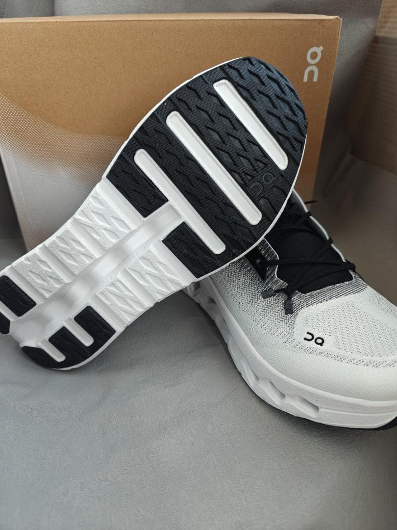 限定値下げ On Cloudtilt スニーカー 26cm